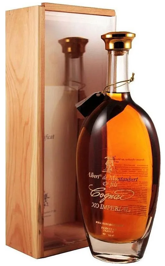 Cognac A.Montaubert 25y dřevěná krabička 40%0.70l