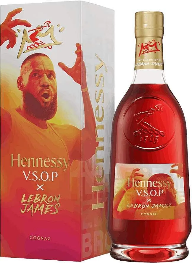 Cognac Hennessy VSOP LeBron James v krabičce  40%0.70l