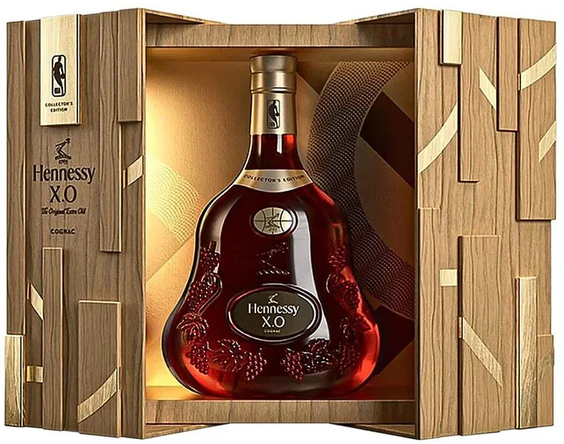Cognac Hennessy XO NBA v krabičce 40%0.70l
